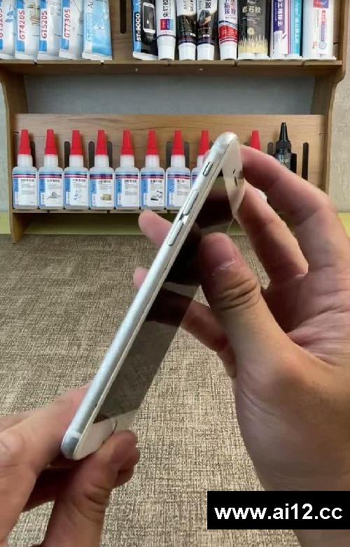 手机屏幕开胶翘屏漏光维修教程